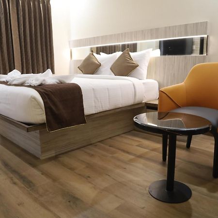 Kings Bury Inn Kumbakonam Kültér fotó